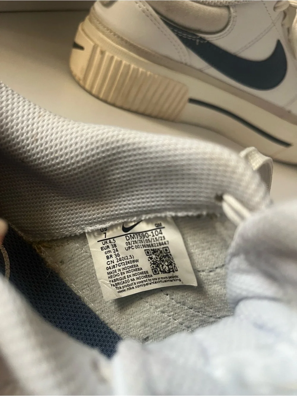 Nike low top